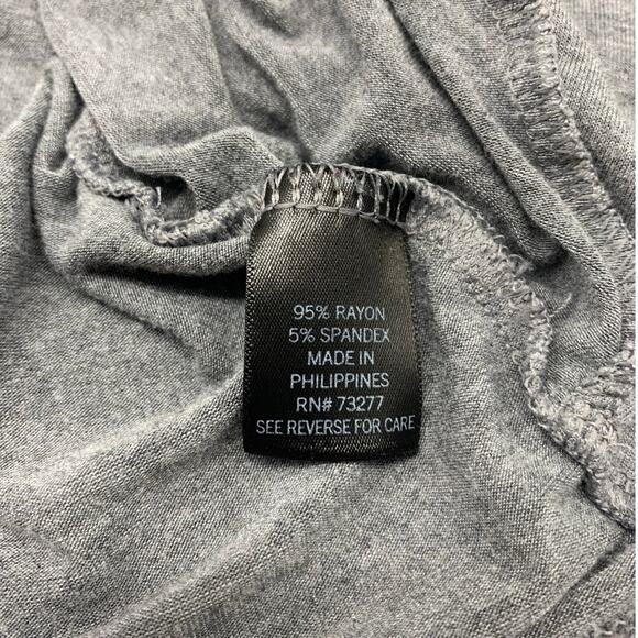 Simply Vera Wang Women's Medium Top Faux Wrap Lightweight Soft Grey Long Sleeve - Picture 6 of 8